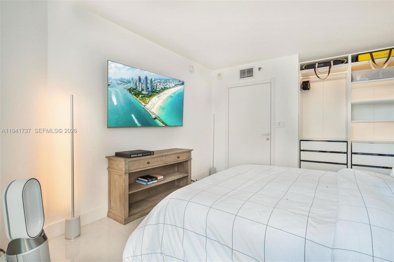 16485 Collins Ave , Unit 2438, Sunny Isles Beach, FL 33160 Photo