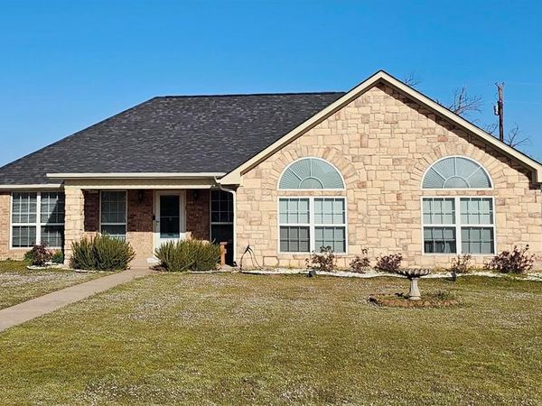 1000 Morgan, Blossom, TX 75462