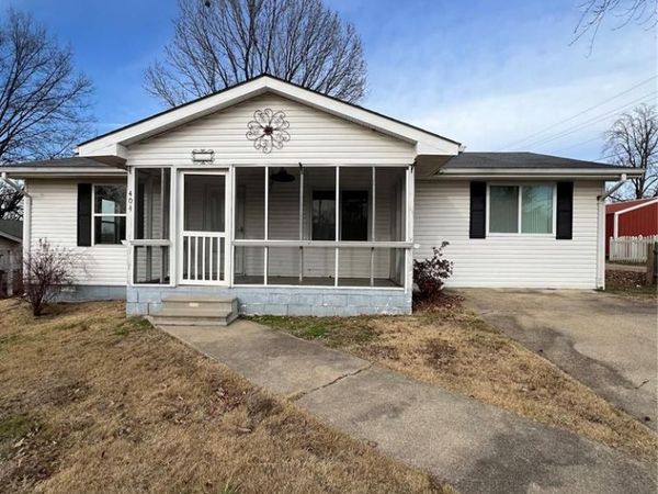 404 Moore Street, Dexter, MO 63841