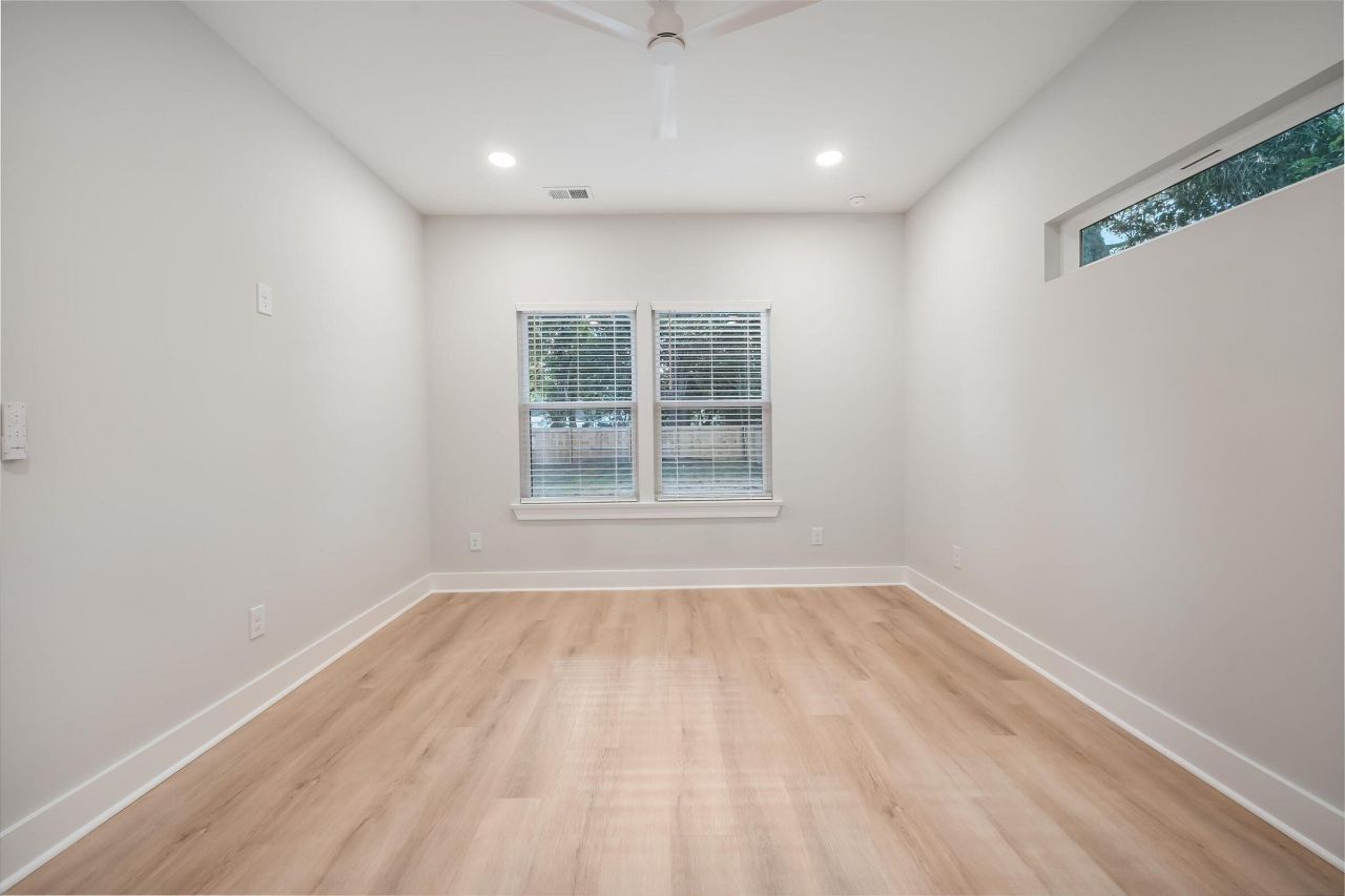 1937 Clement Avenue Photo 15