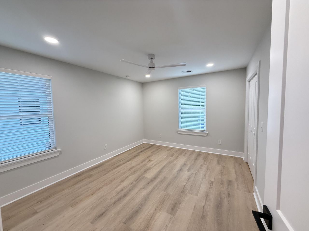 1937 Clement Avenue Photo 25