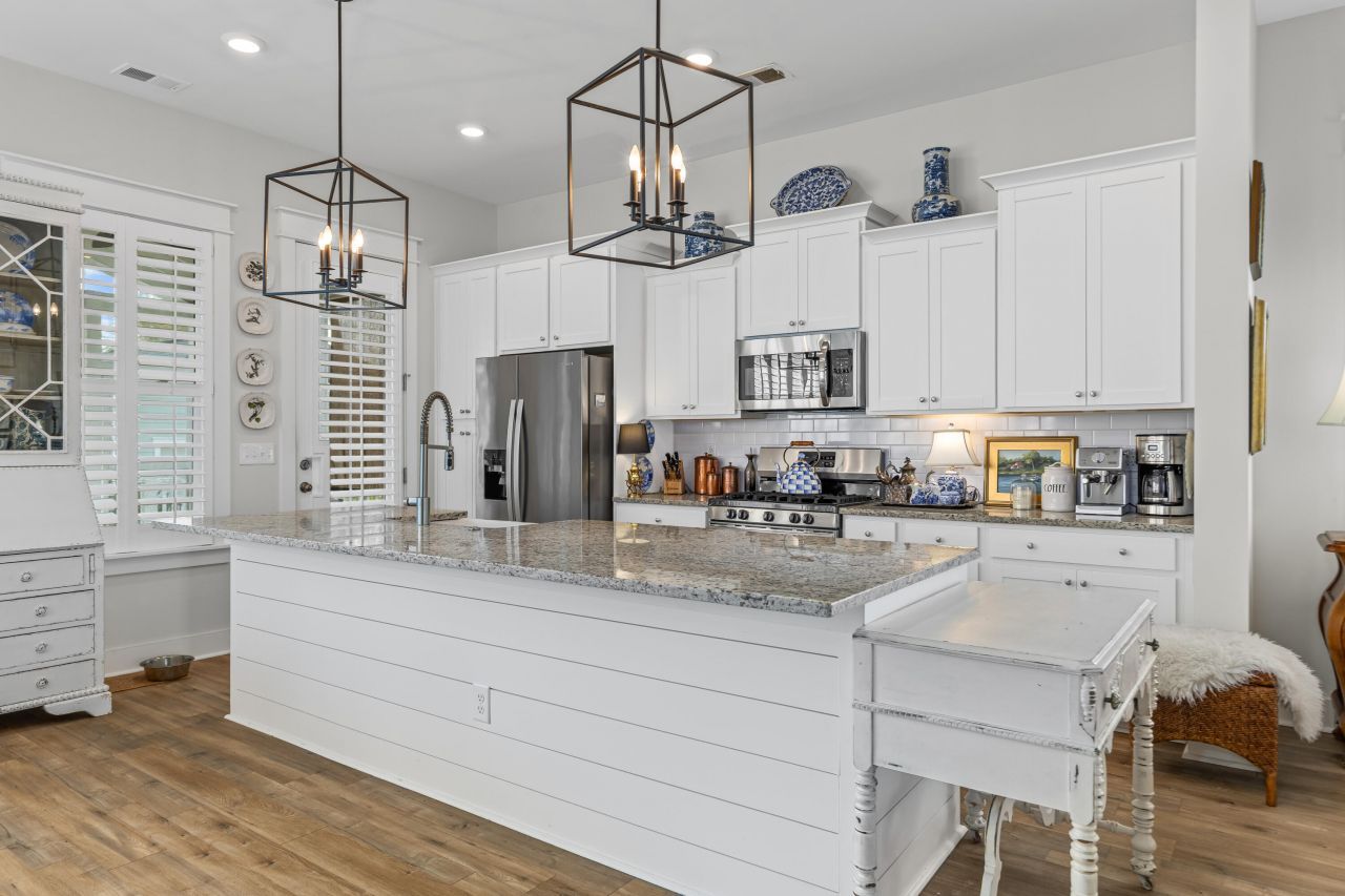 2450 Lieutenant Dozier Drive Photo 4