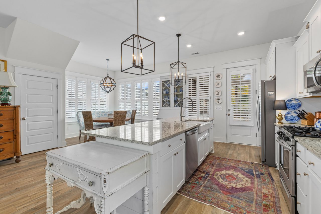 2450 Lieutenant Dozier Drive Photo 6