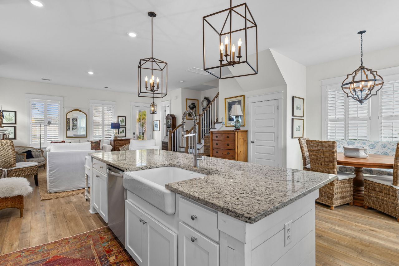 2450 Lieutenant Dozier Drive Photo 7