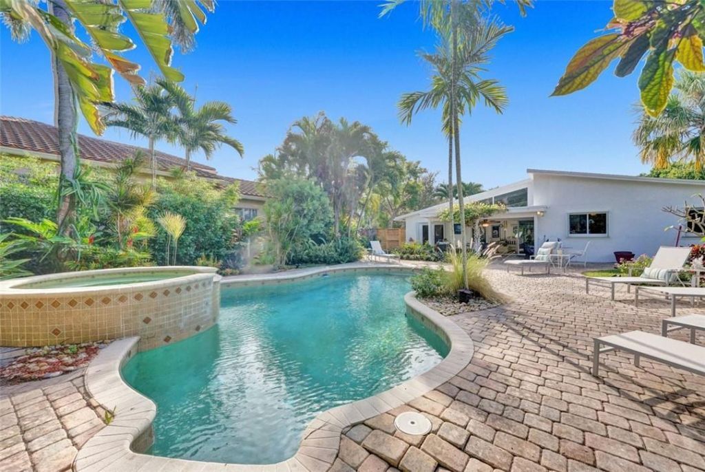 2525 SE 7th Drive, Pompano Beach, FL 33062 Photo