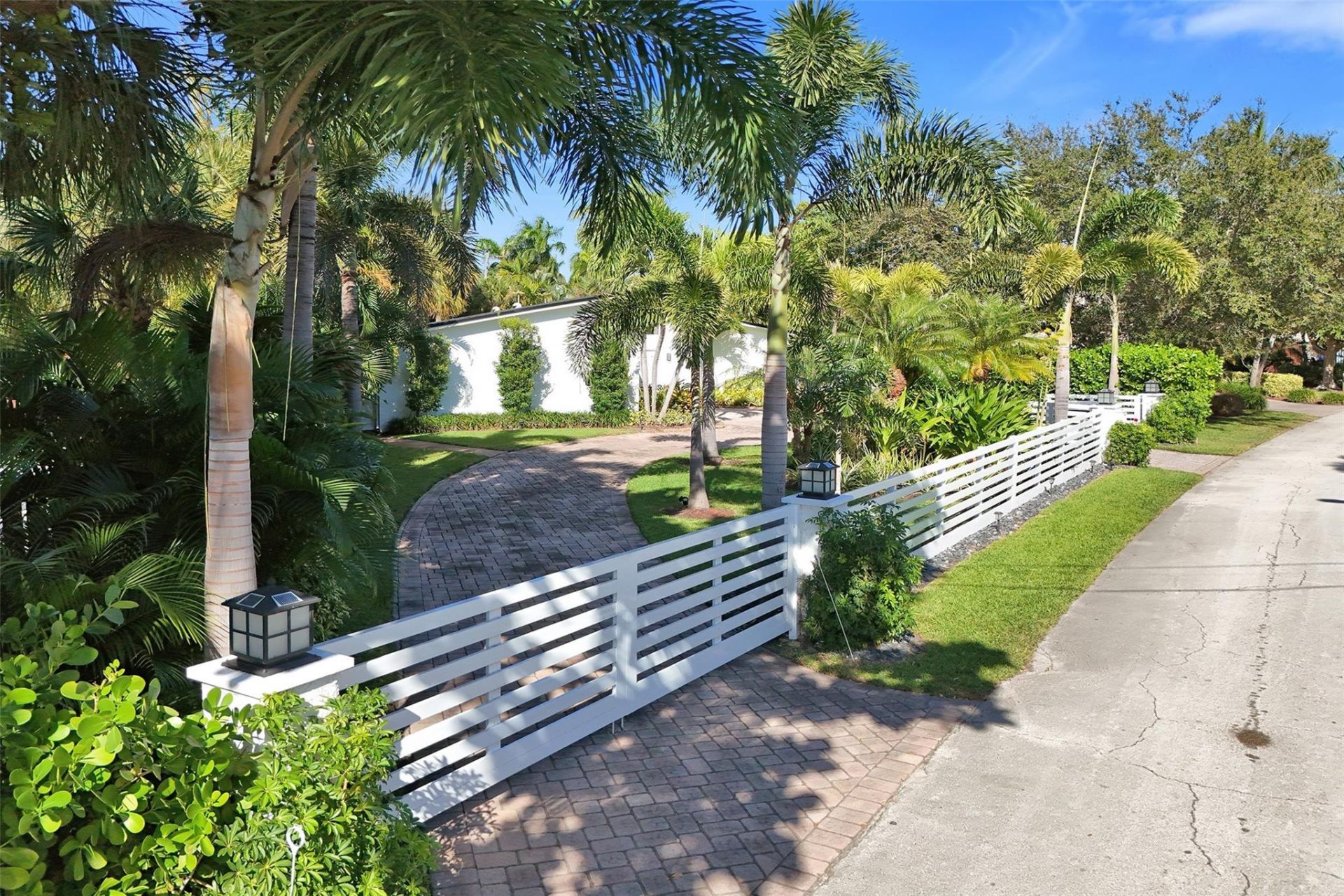 2525 SE 7th Drive, Pompano Beach, FL 33062 Photo