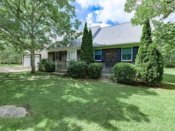 68 Twentieth Street South, Edgartown, MA 02539