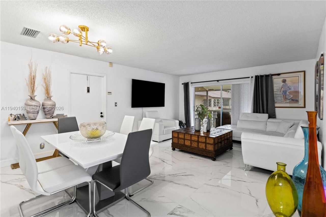 335 W Laurel Drive, Unit 8M, Margate, FL 33063 Photo