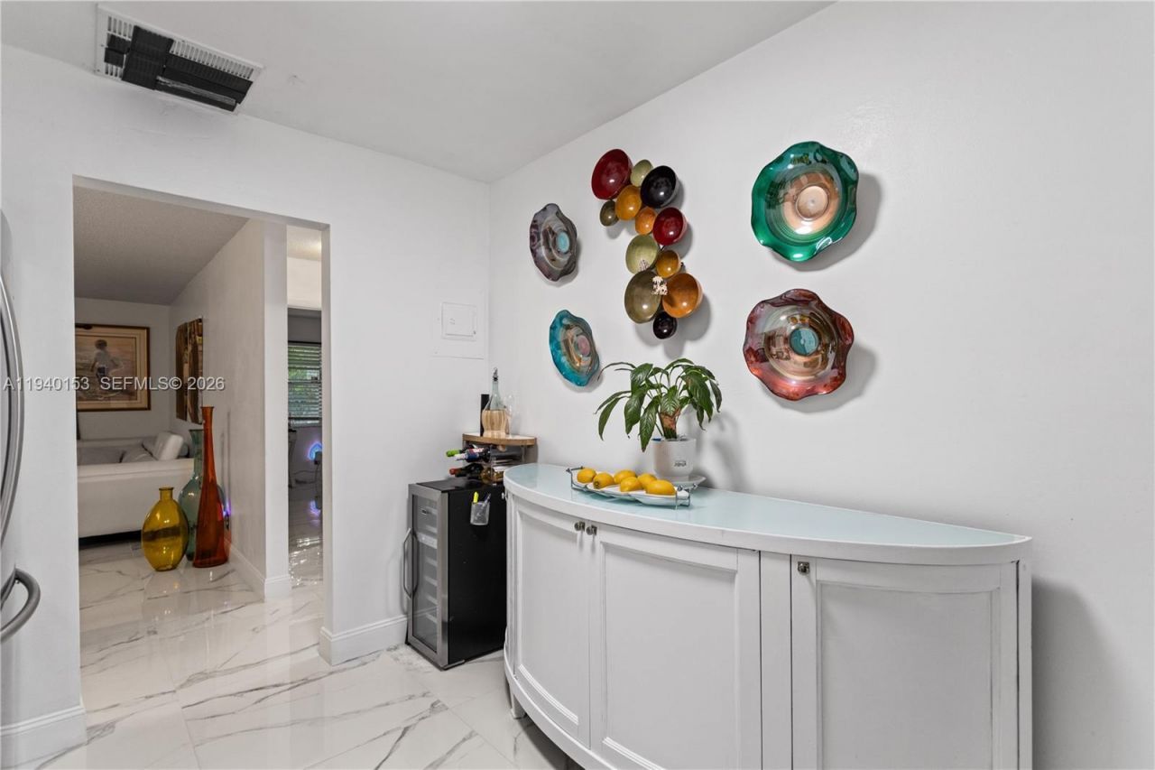 335 W Laurel Drive, Unit 8M, Margate, FL 33063 Photo