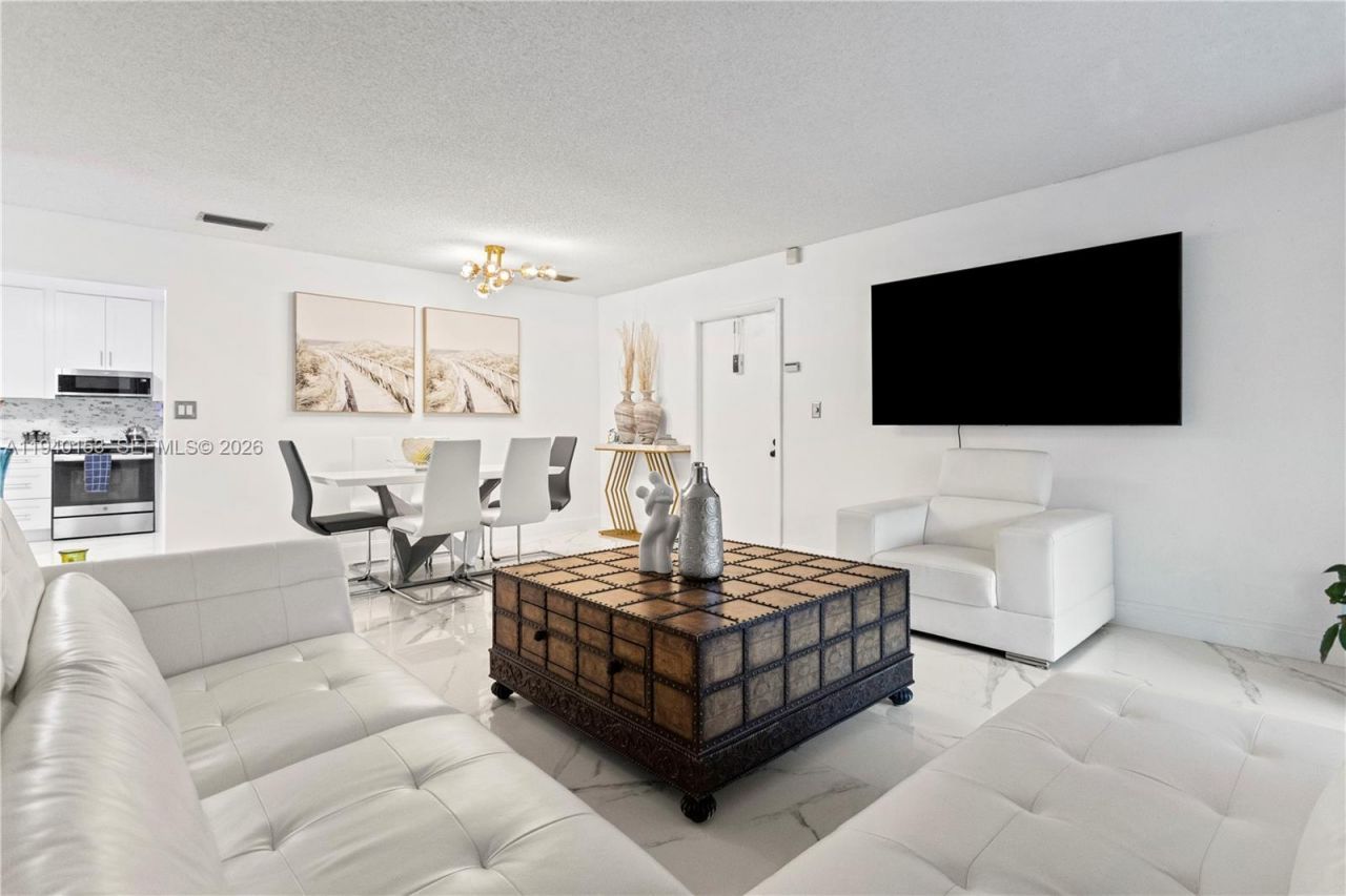 335 W Laurel Drive, Unit 8M, Margate, FL 33063 Photo