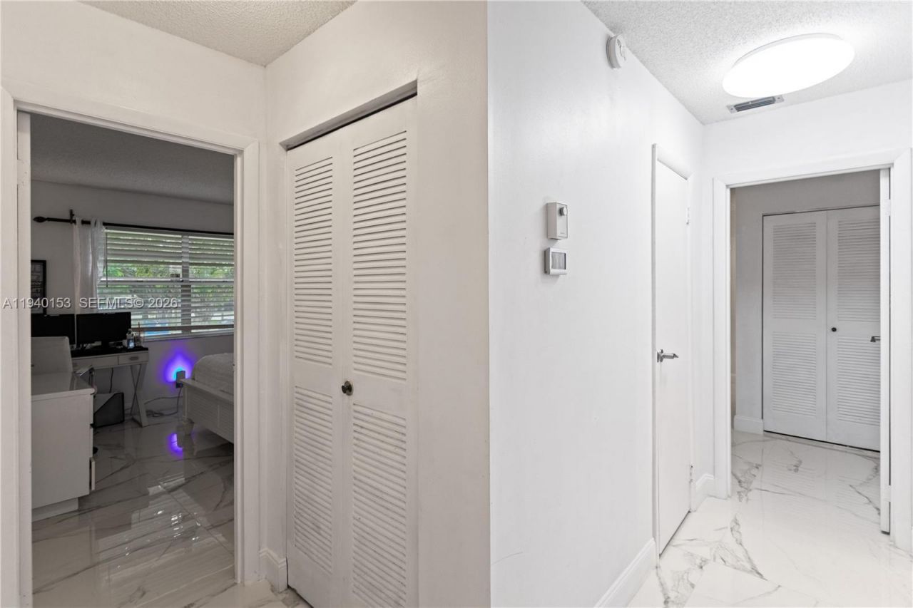 335 W Laurel Drive, Unit 8M, Margate, FL 33063 Photo