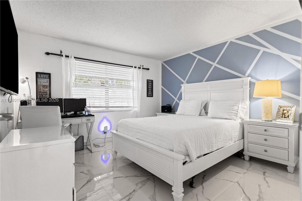 335 W Laurel Drive, Unit 8M, Margate, FL 33063 Photo