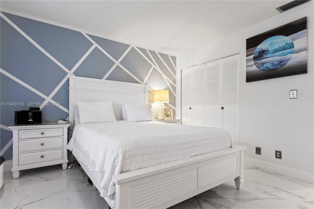 335 W Laurel Drive, Unit 8M, Margate, FL 33063 Photo