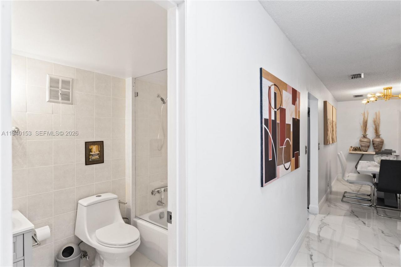 335 W Laurel Drive, Unit 8M, Margate, FL 33063 Photo