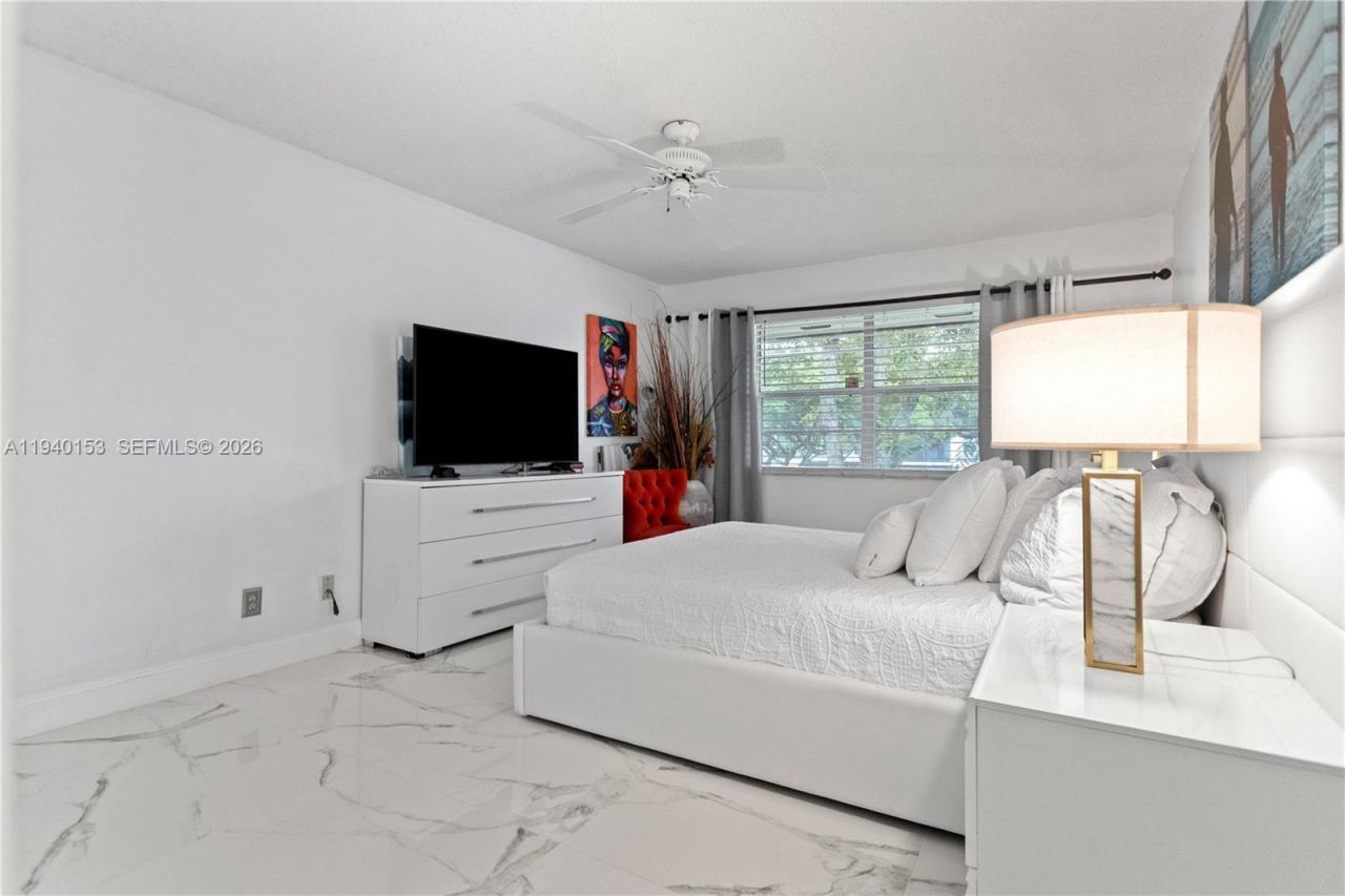 335 W Laurel Drive, Unit 8M, Margate, FL 33063 Photo