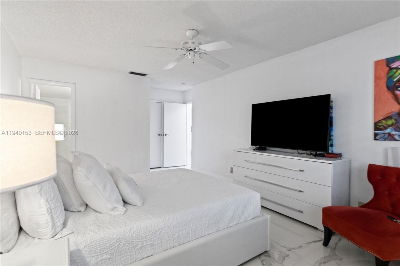 335 W Laurel Drive, Unit 8M, Margate, FL 33063 Photo
