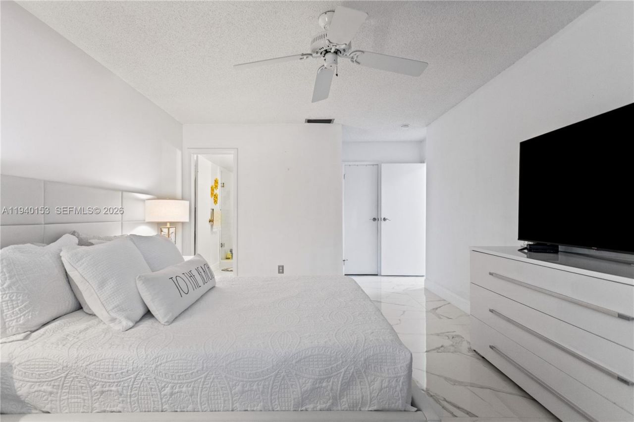 335 W Laurel Drive, Unit 8M, Margate, FL 33063 Photo