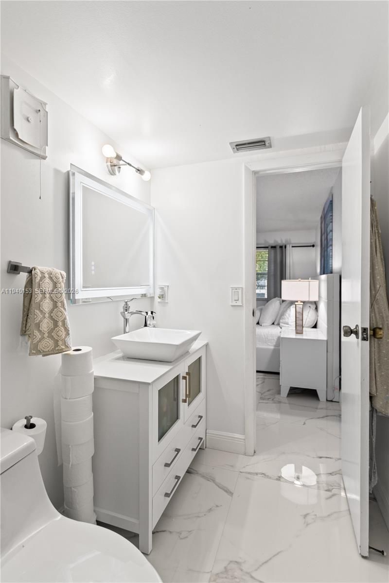 335 W Laurel Drive, Unit 8M, Margate, FL 33063 Photo