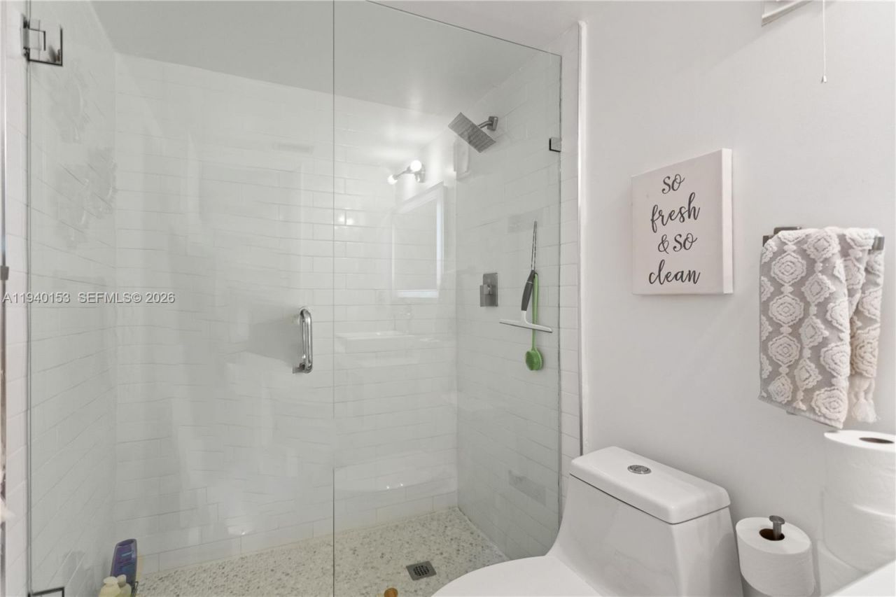 335 W Laurel Drive, Unit 8M, Margate, FL 33063 Photo