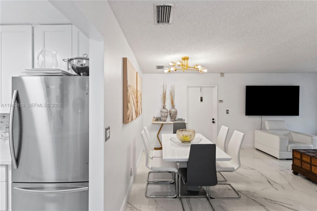 335 W Laurel Drive, Unit 8M, Margate, FL 33063 Photo