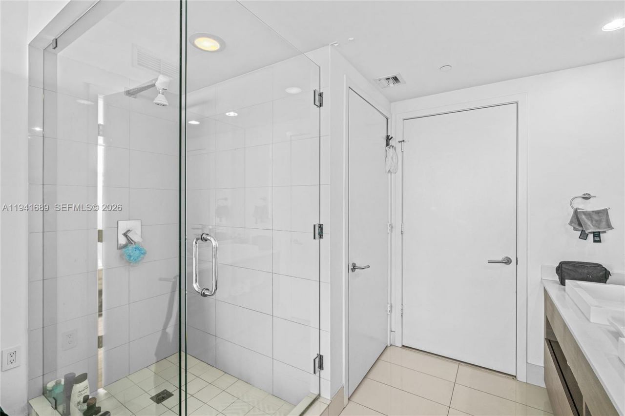 460 NE 28 St , Unit 3008, Miami, FL 33137 Photo