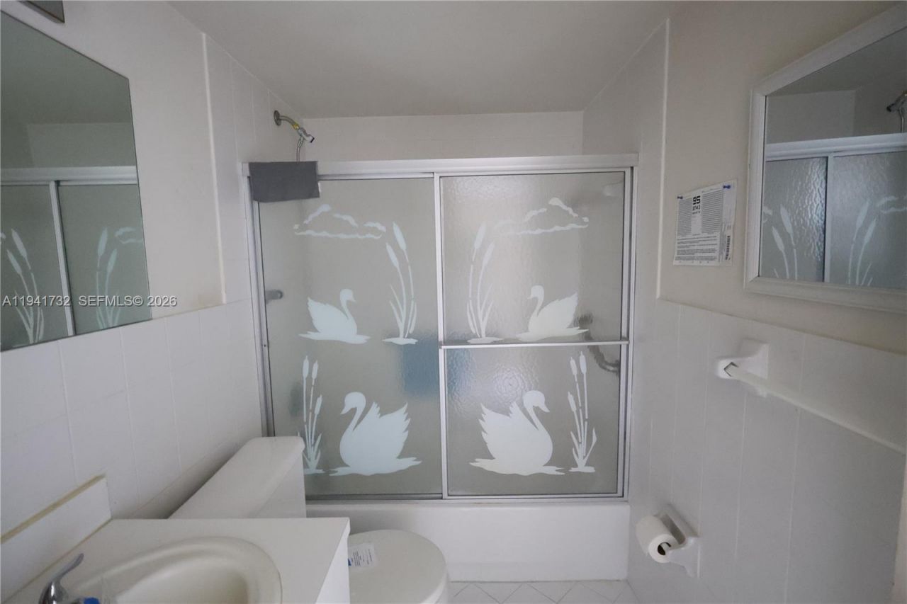 318 NW 107th Ave, Unit 2B, Miami, FL 33172 Photo