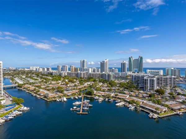 300 Three Islands Blvd, Unit PH3A, Hallandale Beach, FL 33009