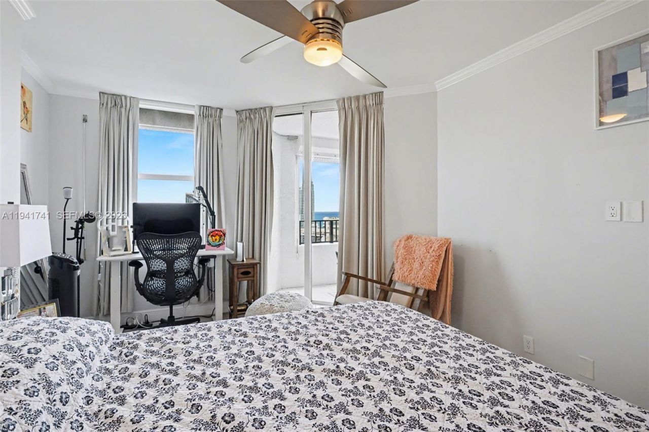 300 Three Islands Blvd, Unit PH3A, Hallandale Beach, FL 33009 Photo