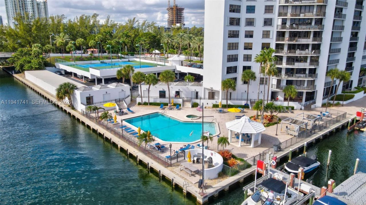 300 Three Islands Blvd, Unit PH3A, Hallandale Beach, FL 33009 Photo