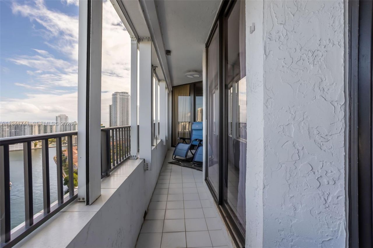 300 Three Islands Blvd, Unit PH3A, Hallandale Beach, FL 33009 Photo