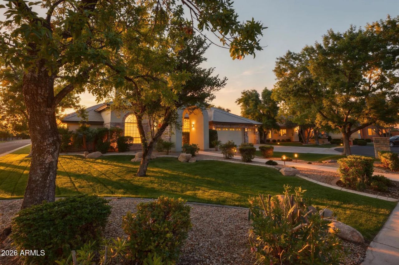 8351 S Homestead Lane, Tempe, AZ 85284 Main Photo