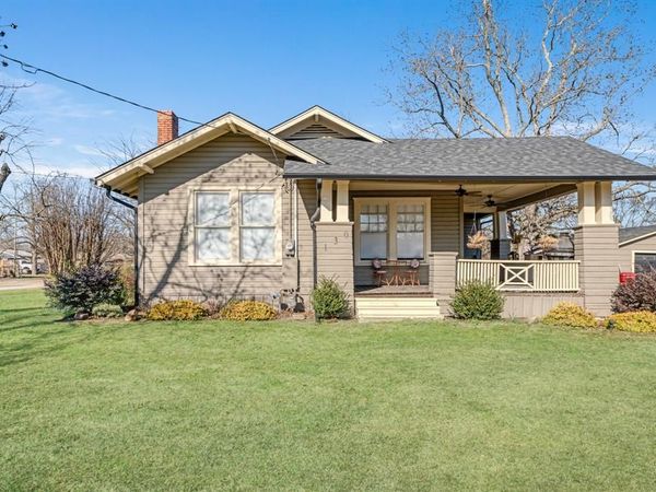 130 W Division Street, Blossom, TX 75416