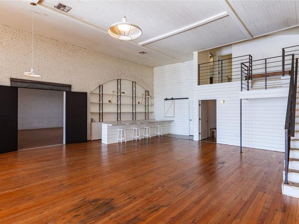 111 East ST, Hutto, TX 78634