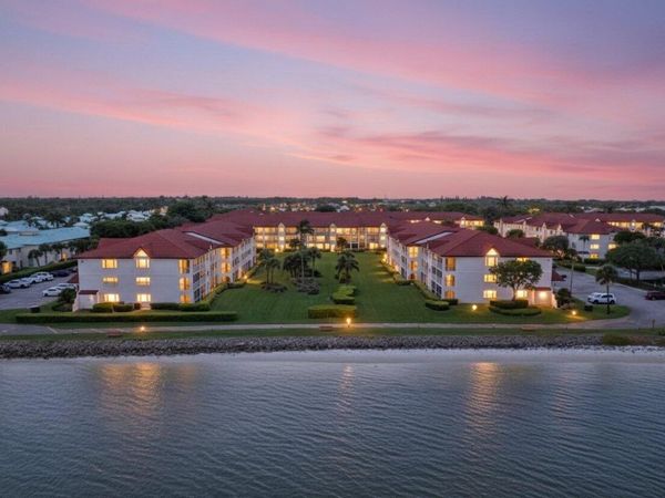 110 Half Moon Circle, Unit D1, Hypoluxo, FL 33462