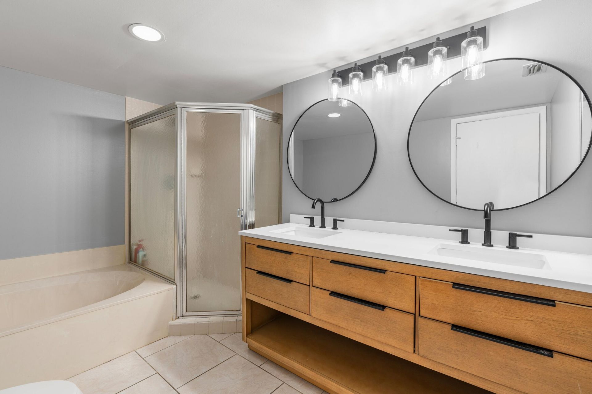 110 Half Moon Circle, Unit D1, Hypoluxo, FL 33462 Photo