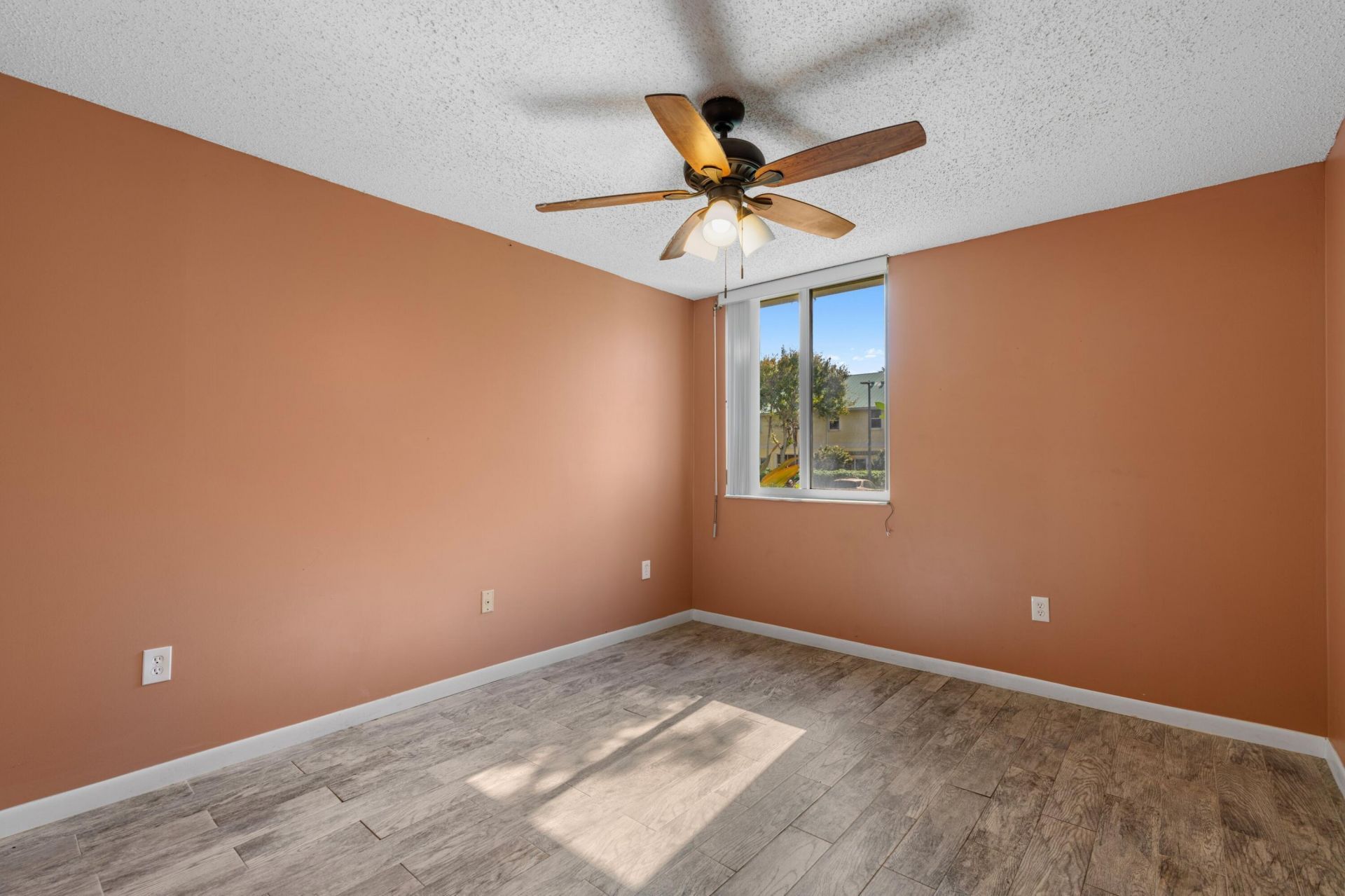 110 Half Moon Circle, Unit D1, Hypoluxo, FL 33462 Photo