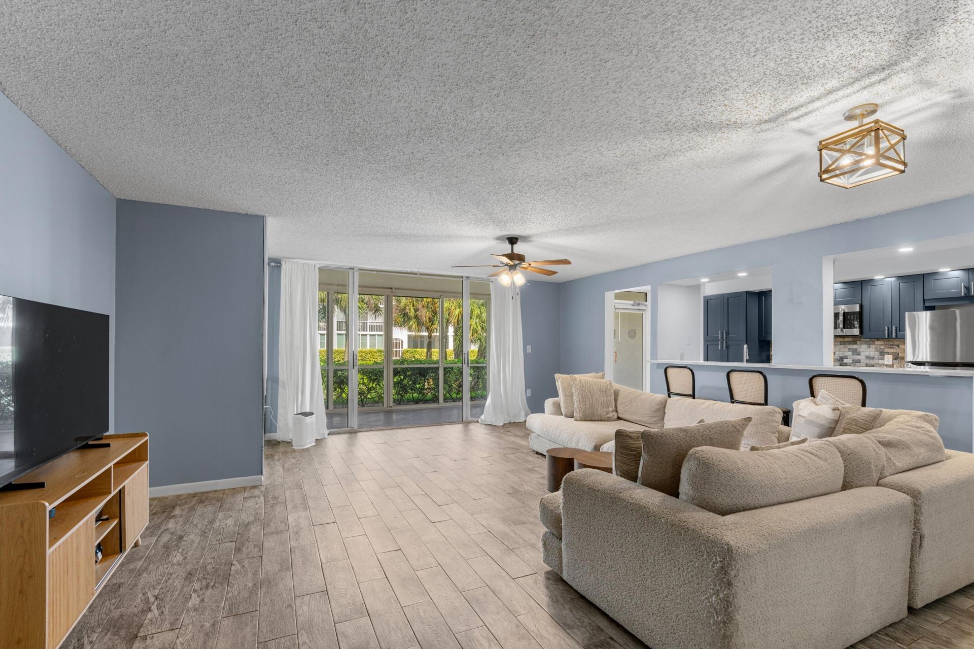 110 Half Moon Circle, Unit D1, Hypoluxo, FL 33462 Photo