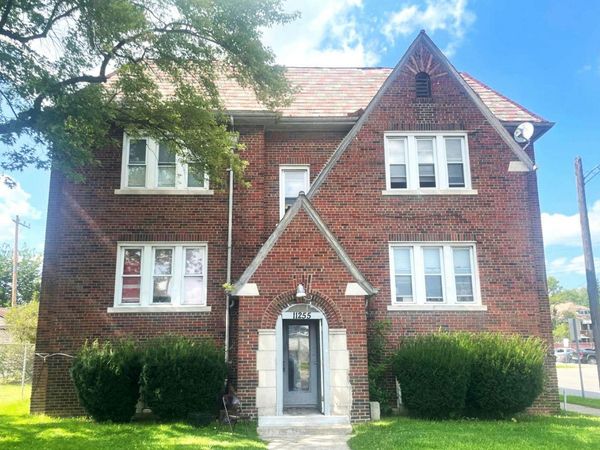 11255 Charlemagne Street, Detroit, MI 48213