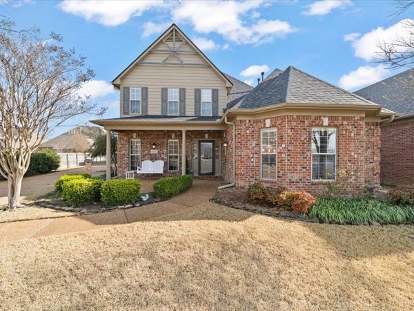 1392 E RAIN LAKE LN, Collierville, TN 38017