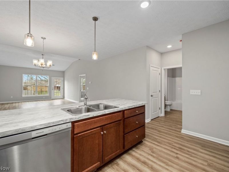 556 Eldemire Lane, Elyria, OH 44035 Photo 14