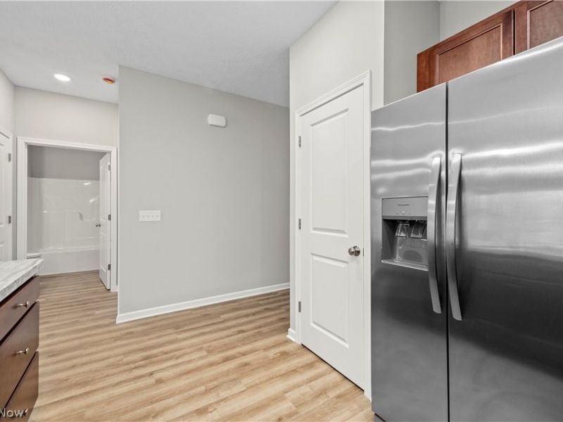 556 Eldemire Lane, Elyria, OH 44035 Photo 15