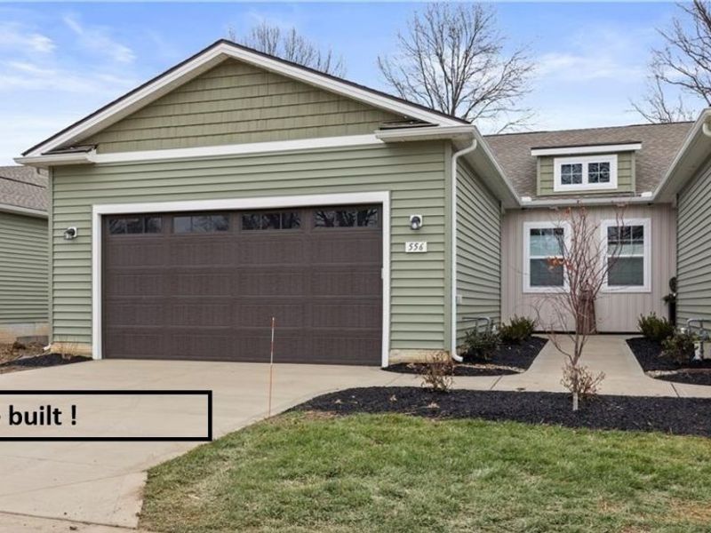 556 Eldemire Lane, Elyria, OH 44035 Photo 2