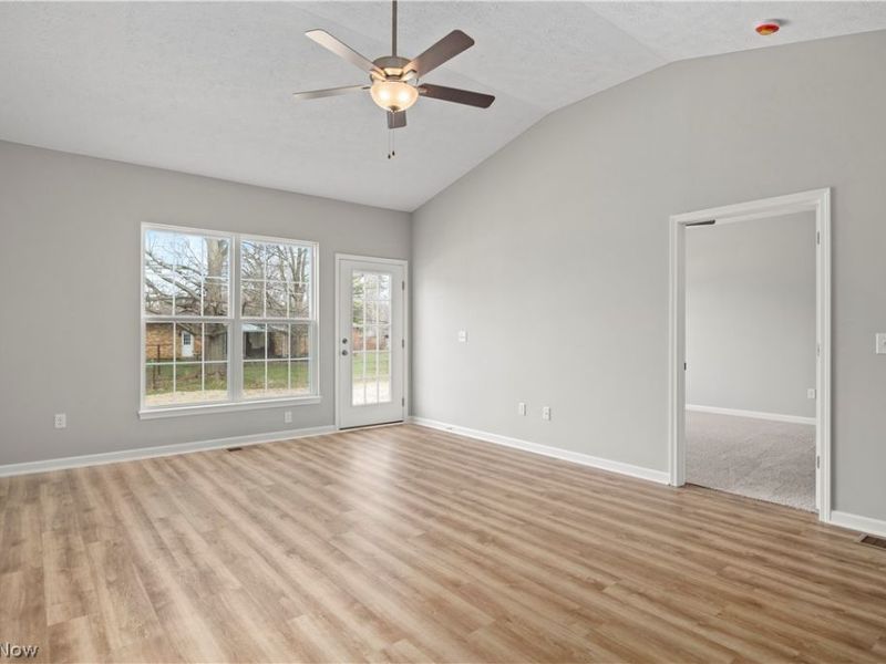 556 Eldemire Lane, Elyria, OH 44035 Photo 6
