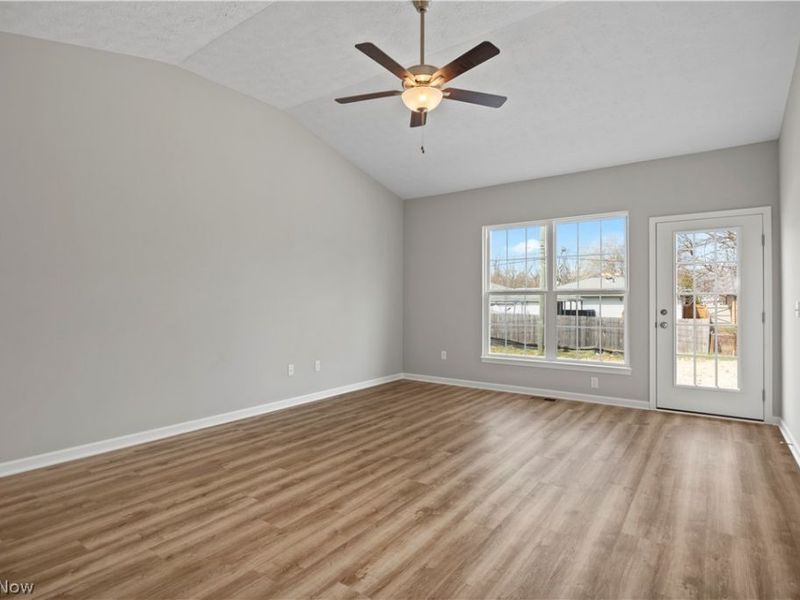 556 Eldemire Lane, Elyria, OH 44035 Photo 6