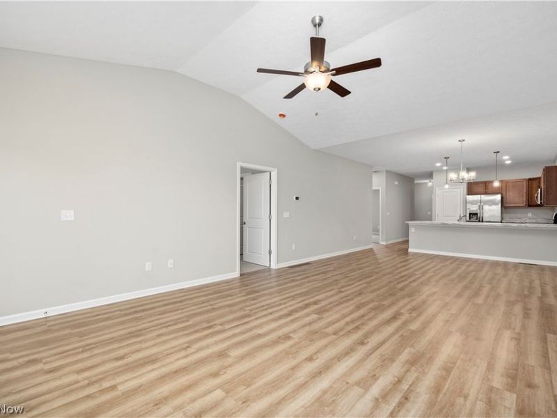 556 Eldemire Lane, Elyria, OH 44035 Photo 8