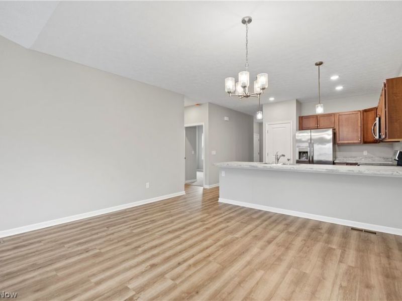 556 Eldemire Lane, Elyria, OH 44035 Photo 9