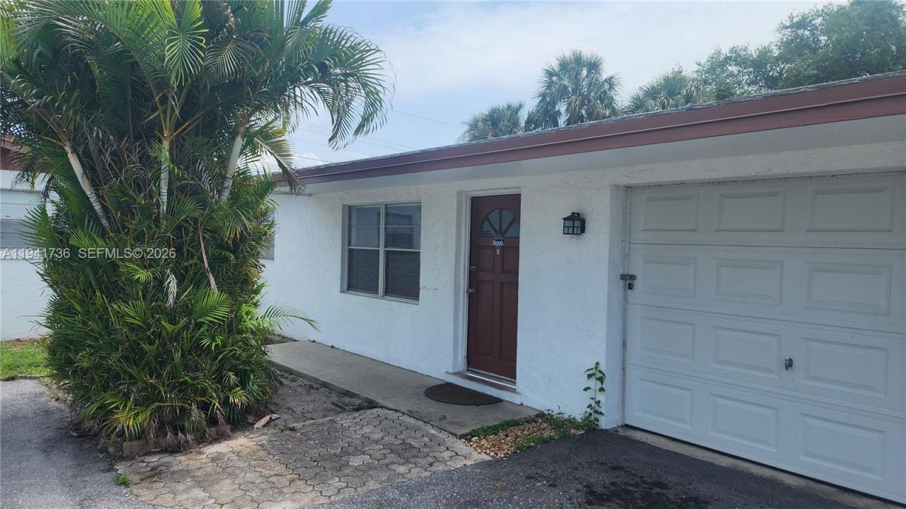 8690 Sunset Dr A, Palm Beach Gardens, FL 33410 Photo