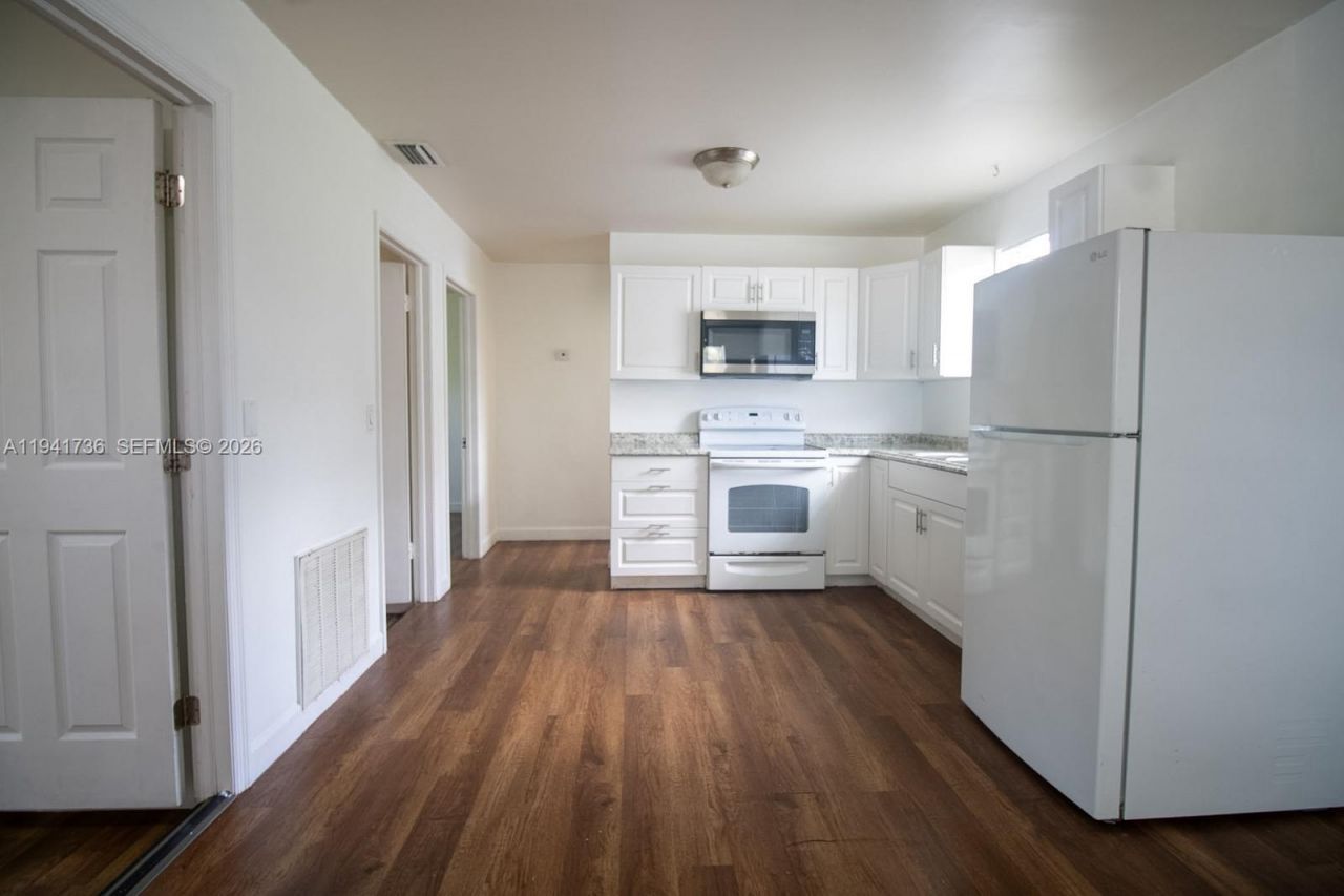 8690 Sunset Dr A, Palm Beach Gardens, FL 33410 Photo