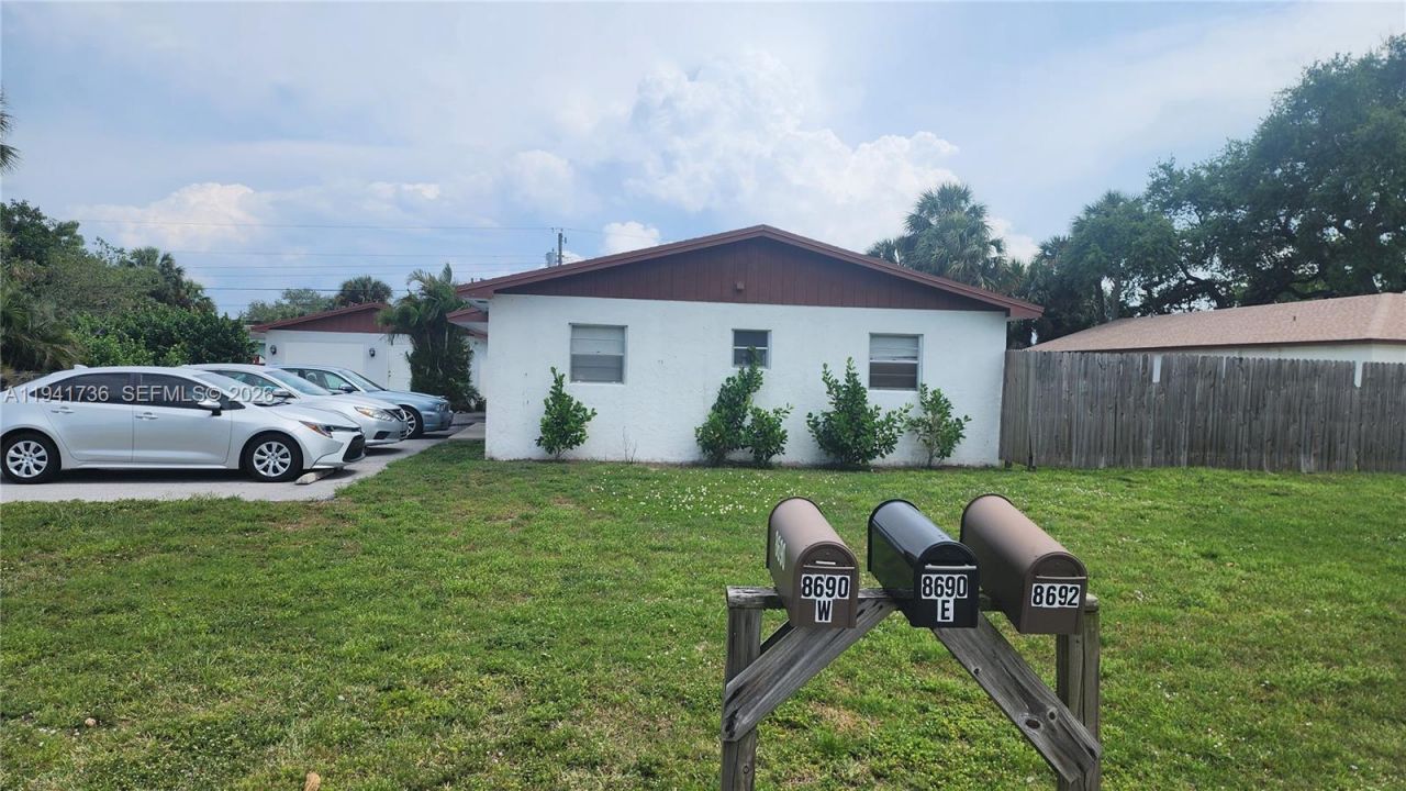 8690 Sunset Dr A, Palm Beach Gardens, FL 33410 Photo
