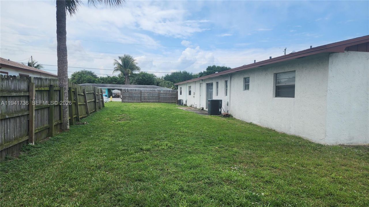 8690 Sunset Dr A, Palm Beach Gardens, FL 33410 Photo